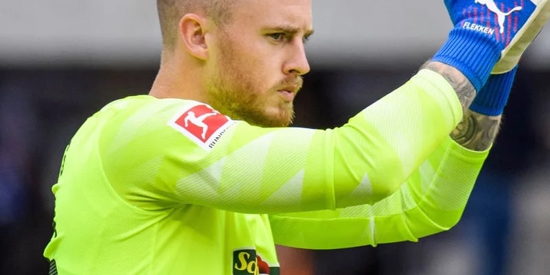 Brentford complete signing of keeper Flekken