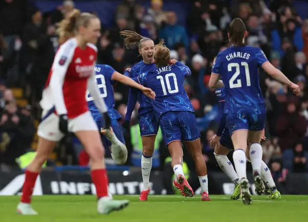 Chelsea nine points clear at top of WSL after beating Arsenal